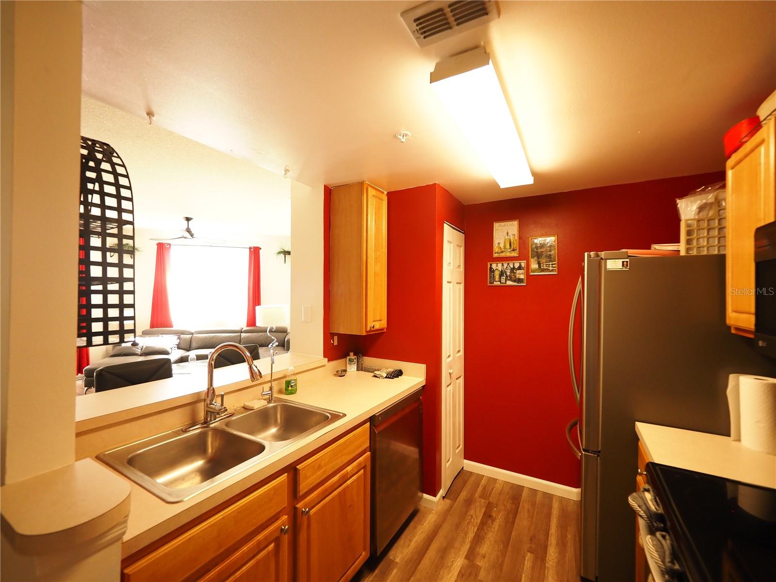 LAS PALMAS - Residential Lease