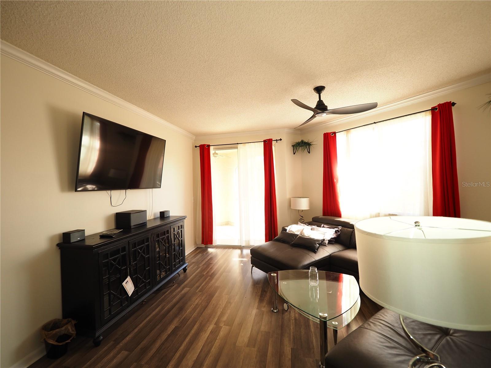 LAS PALMAS - Residential Lease