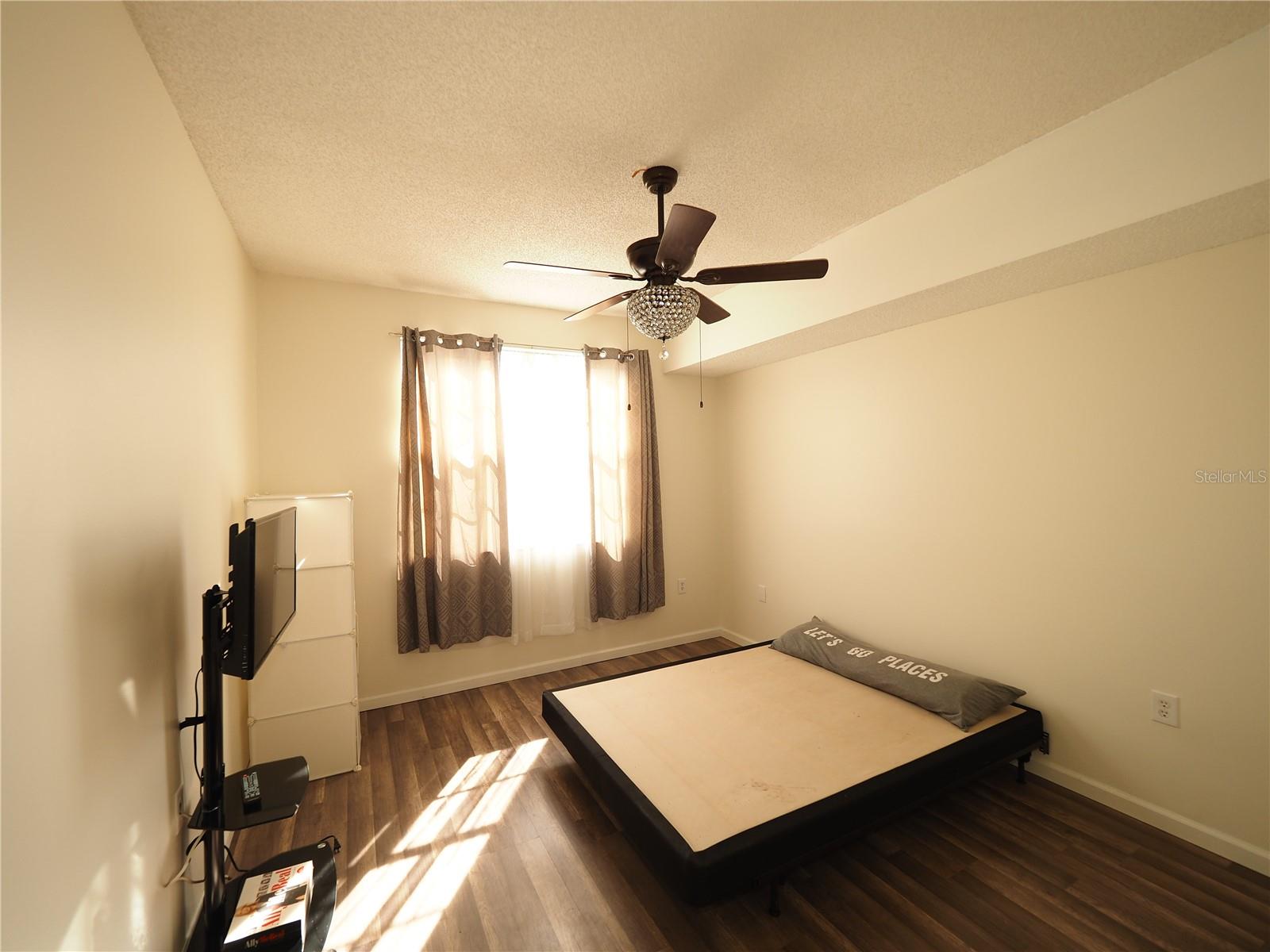 LAS PALMAS - Residential Lease