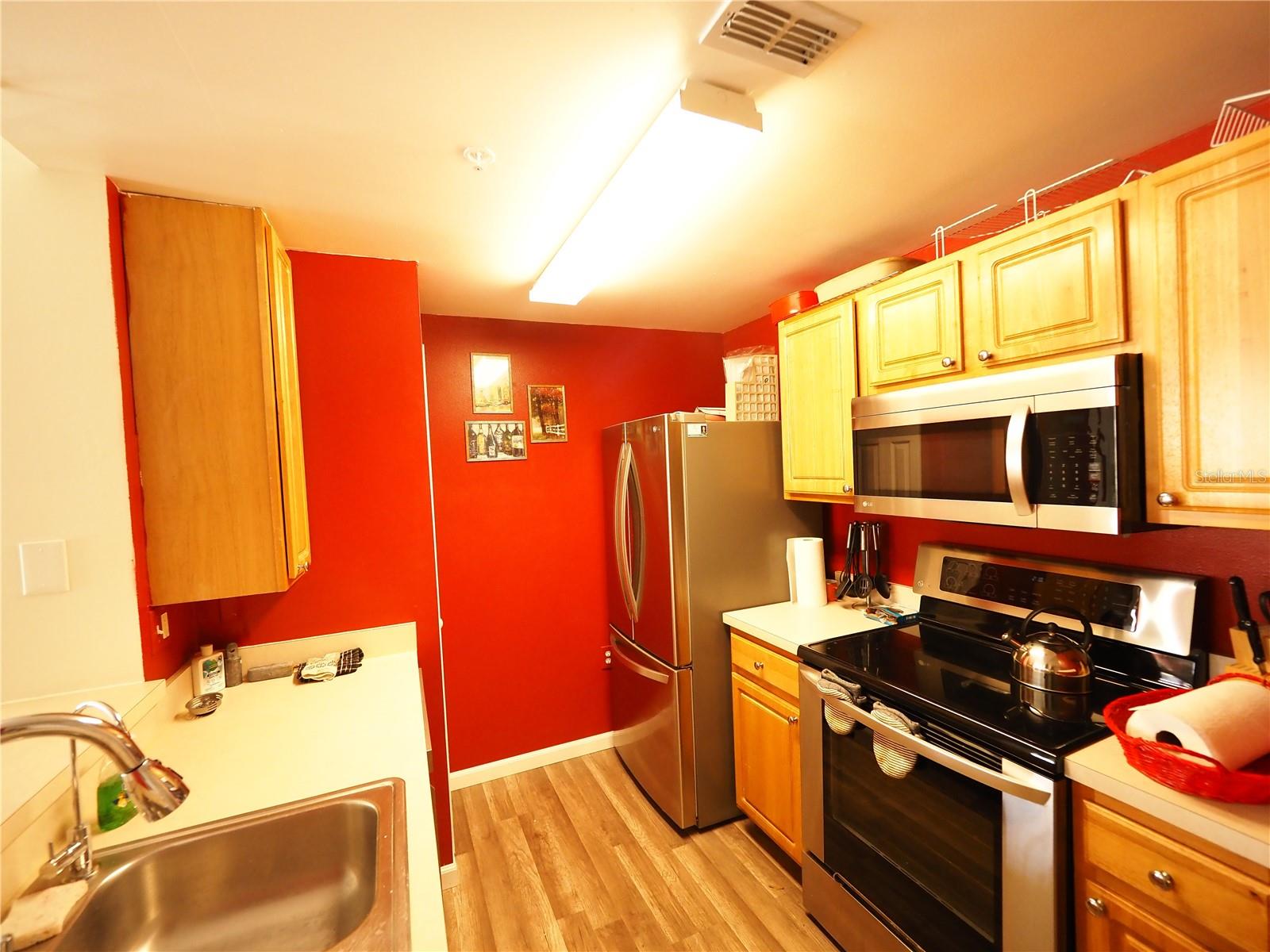 LAS PALMAS - Residential Lease