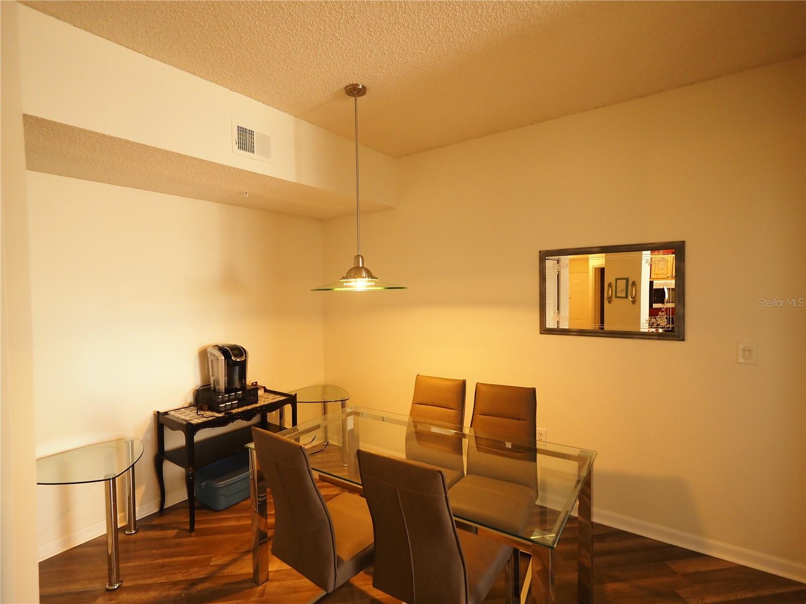 LAS PALMAS - Residential Lease