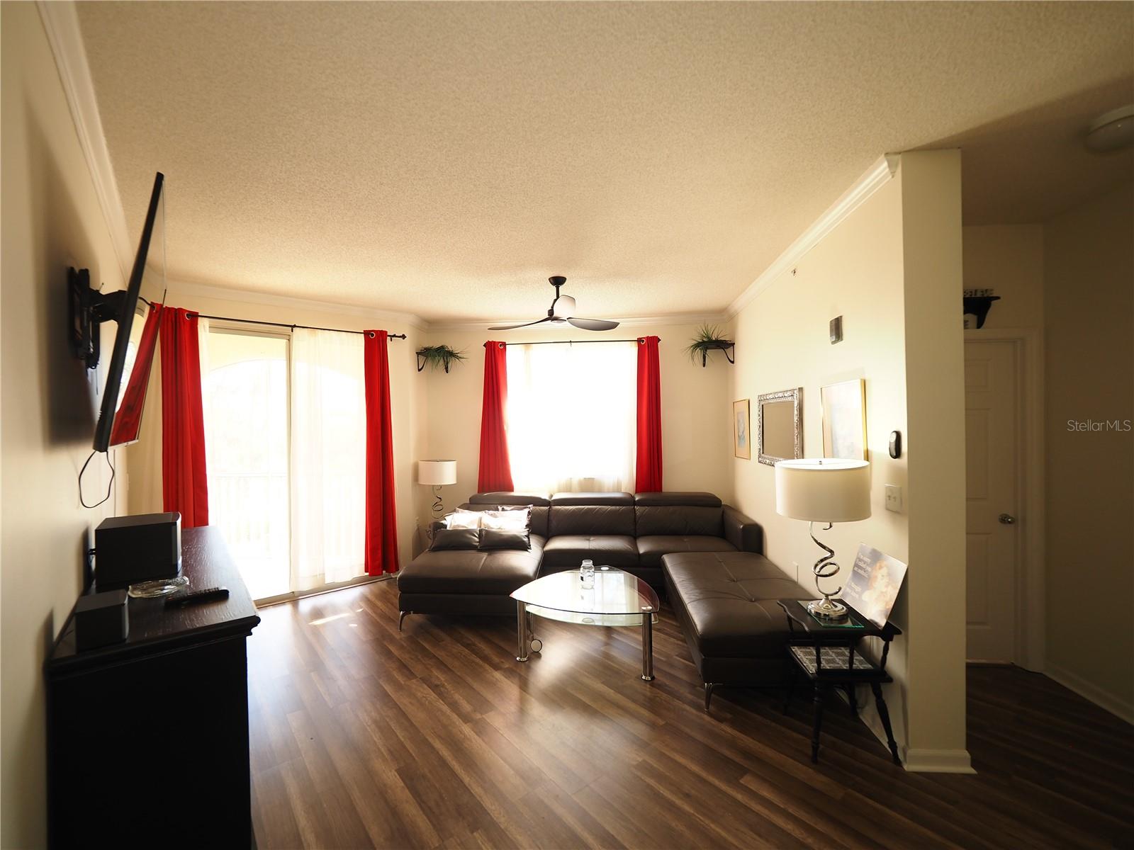 LAS PALMAS - Residential Lease