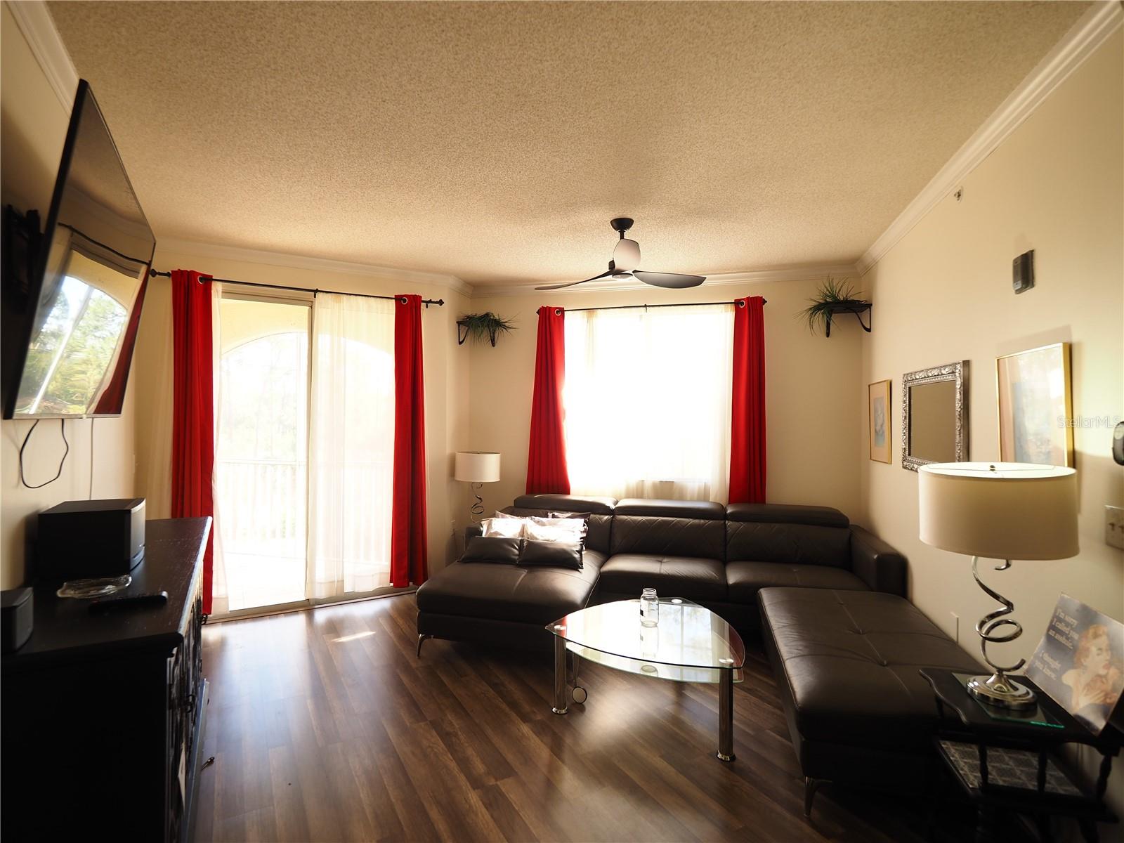 LAS PALMAS - Residential Lease