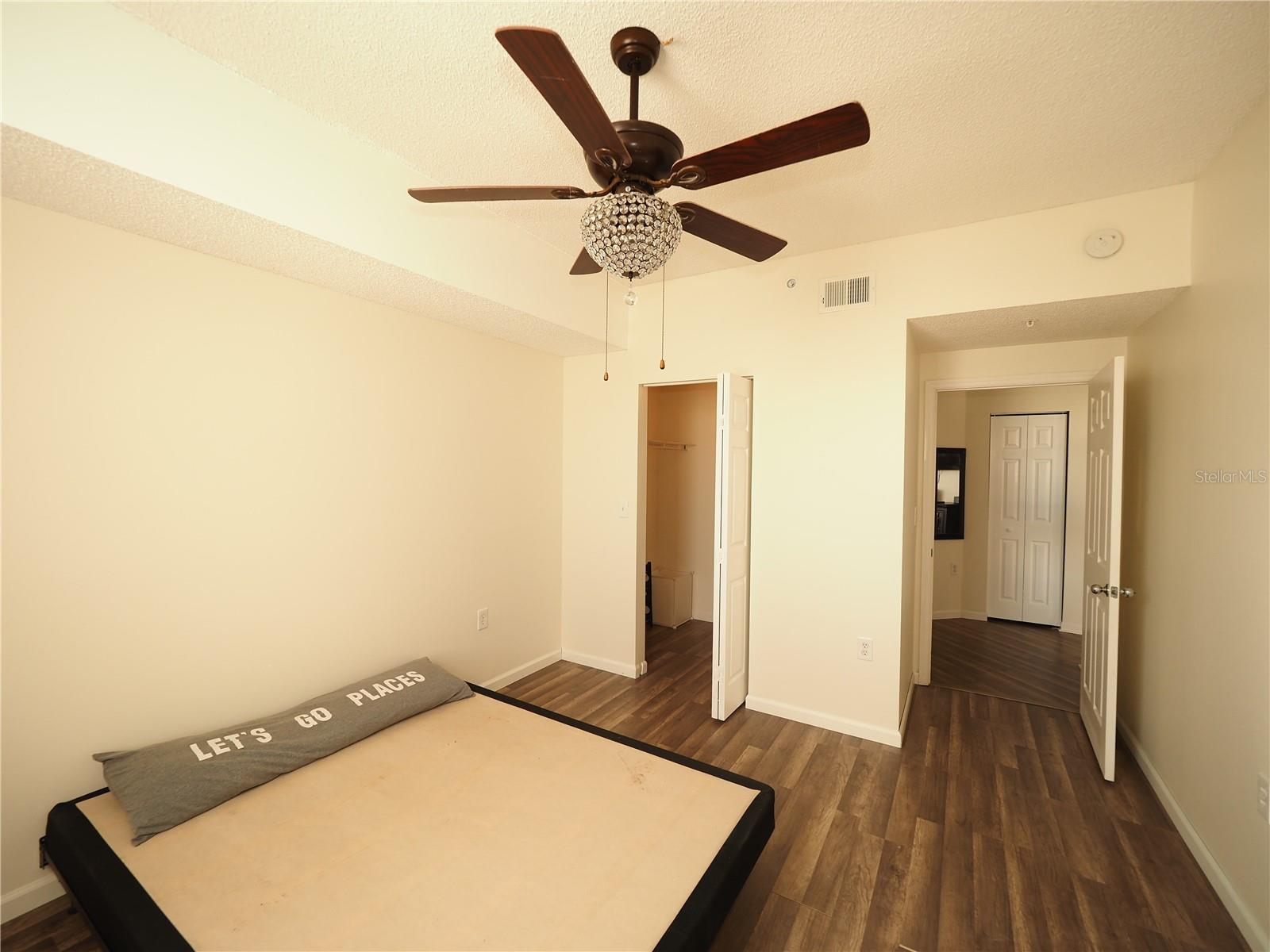 LAS PALMAS - Residential Lease