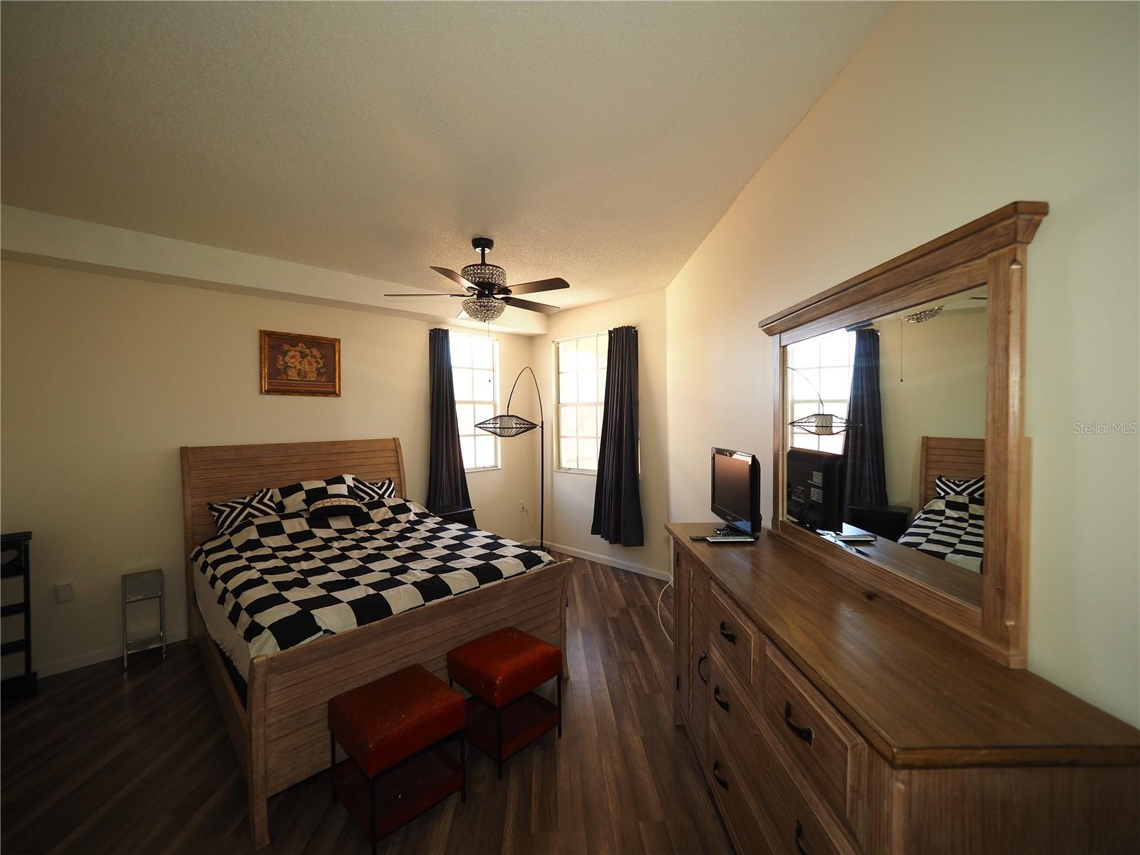 LAS PALMAS - Residential Lease