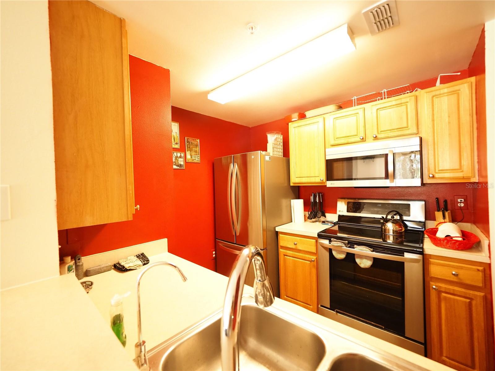 LAS PALMAS - Residential Lease