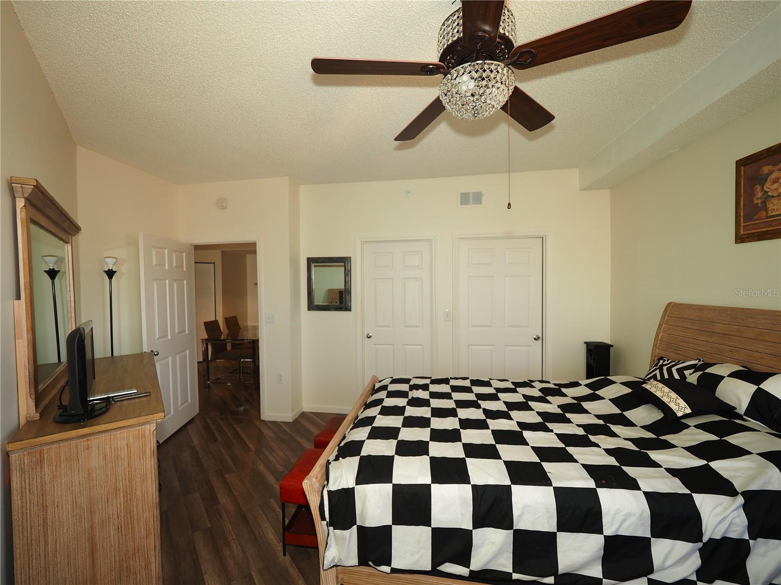 LAS PALMAS - Residential Lease