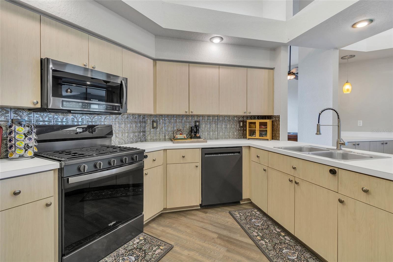 SPRING HILL - Residential