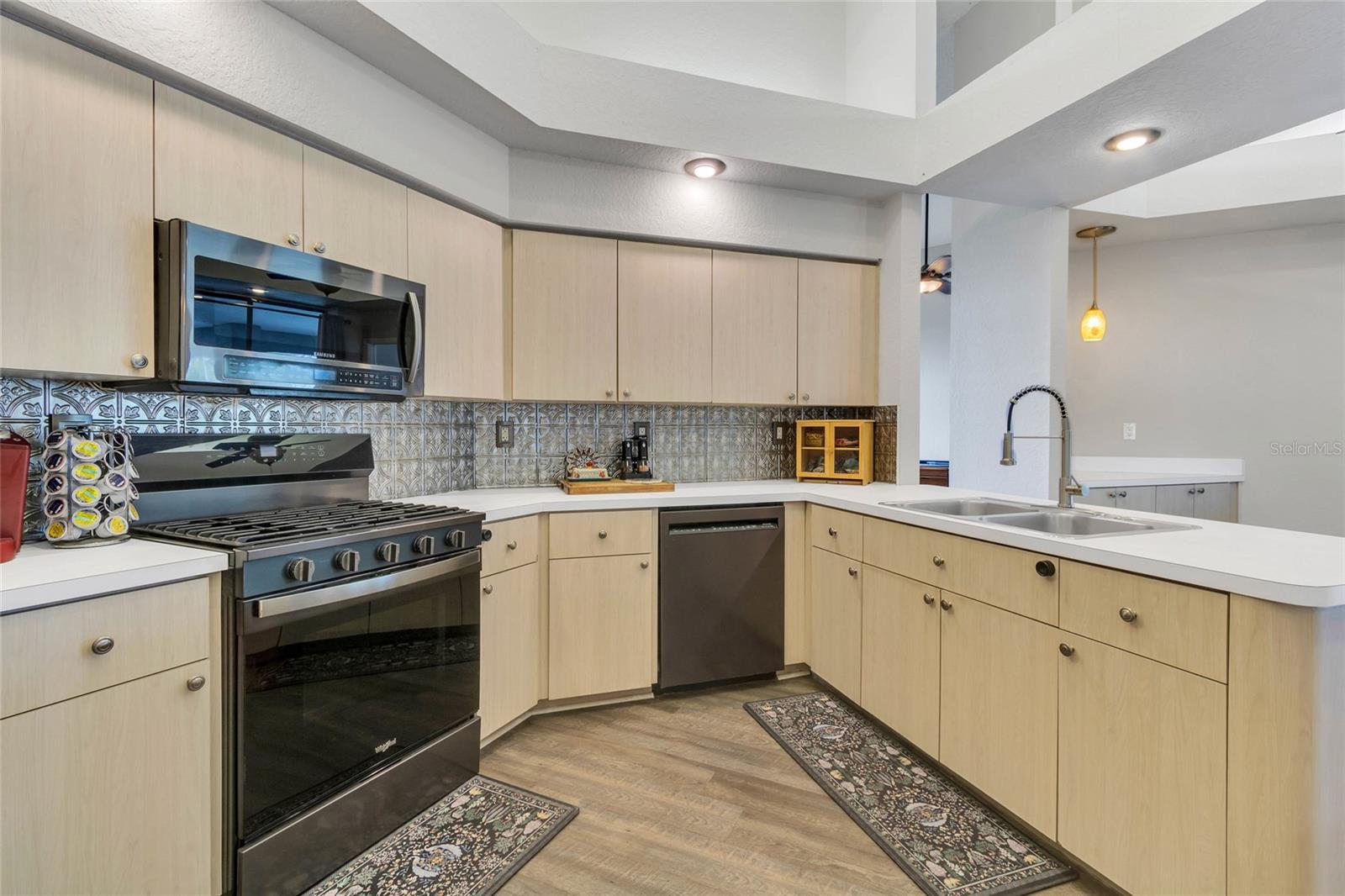 SPRING HILL - Residential