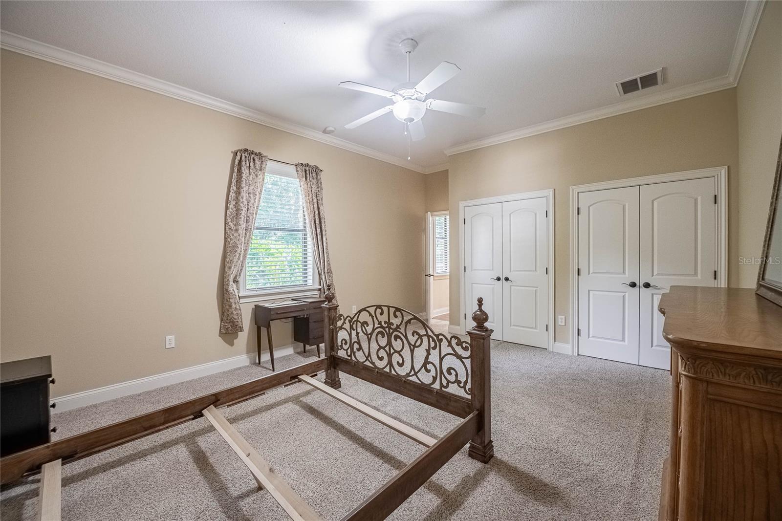 CRESCENT WOODS - Residential Lease