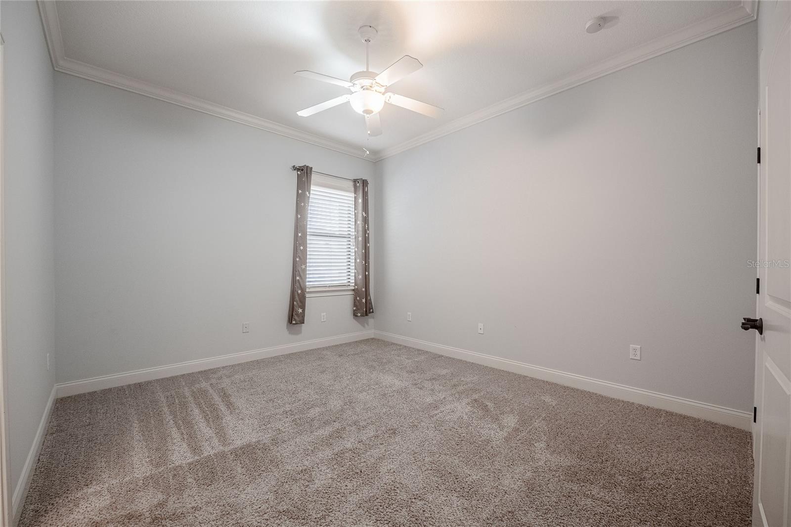 CRESCENT WOODS - Residential Lease