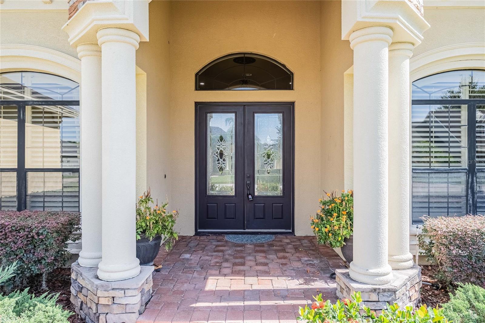 CRESCENT WOODS - Residential Lease