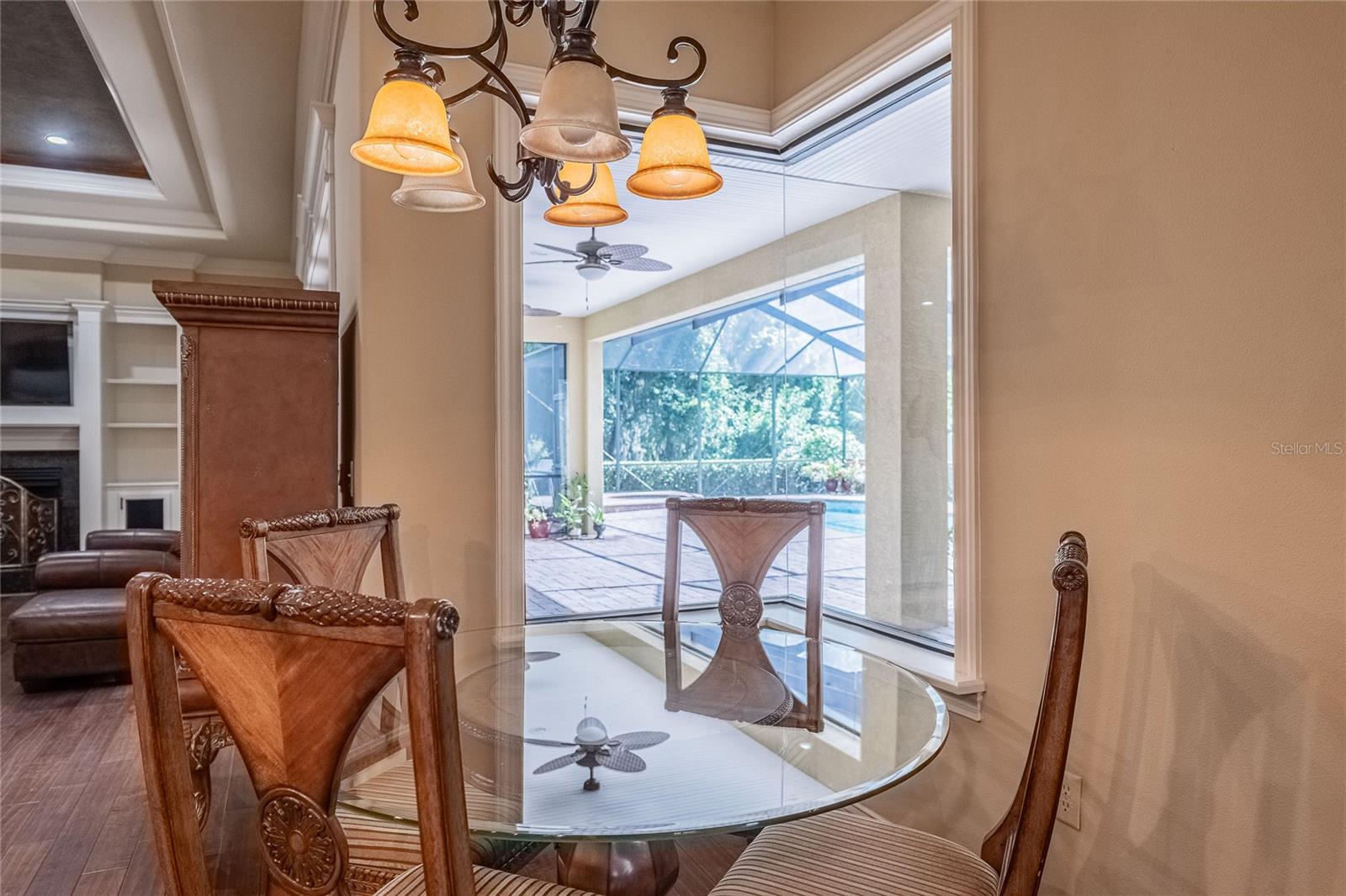 CRESCENT WOODS - Residential Lease