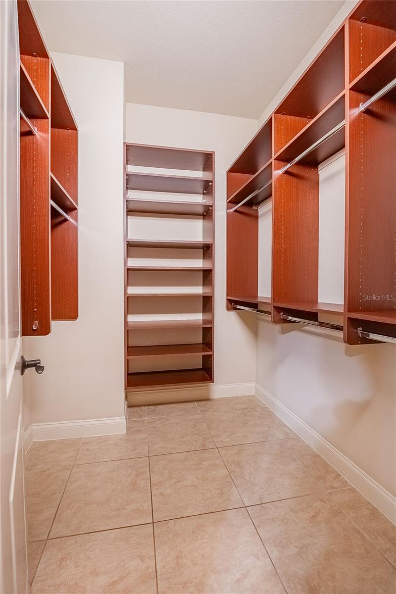 CRESCENT WOODS - Residential Lease