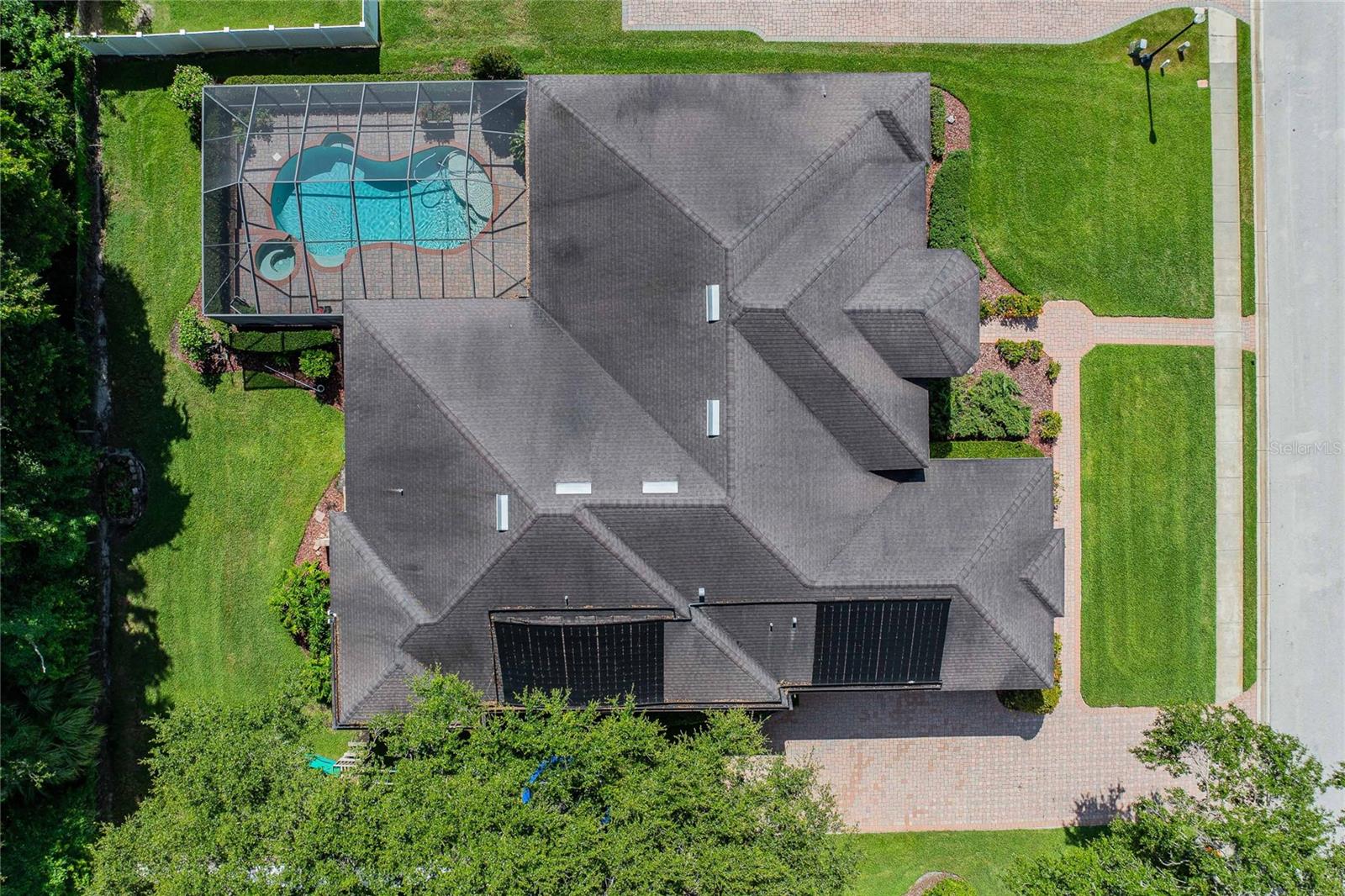 CRESCENT WOODS - Residential Lease