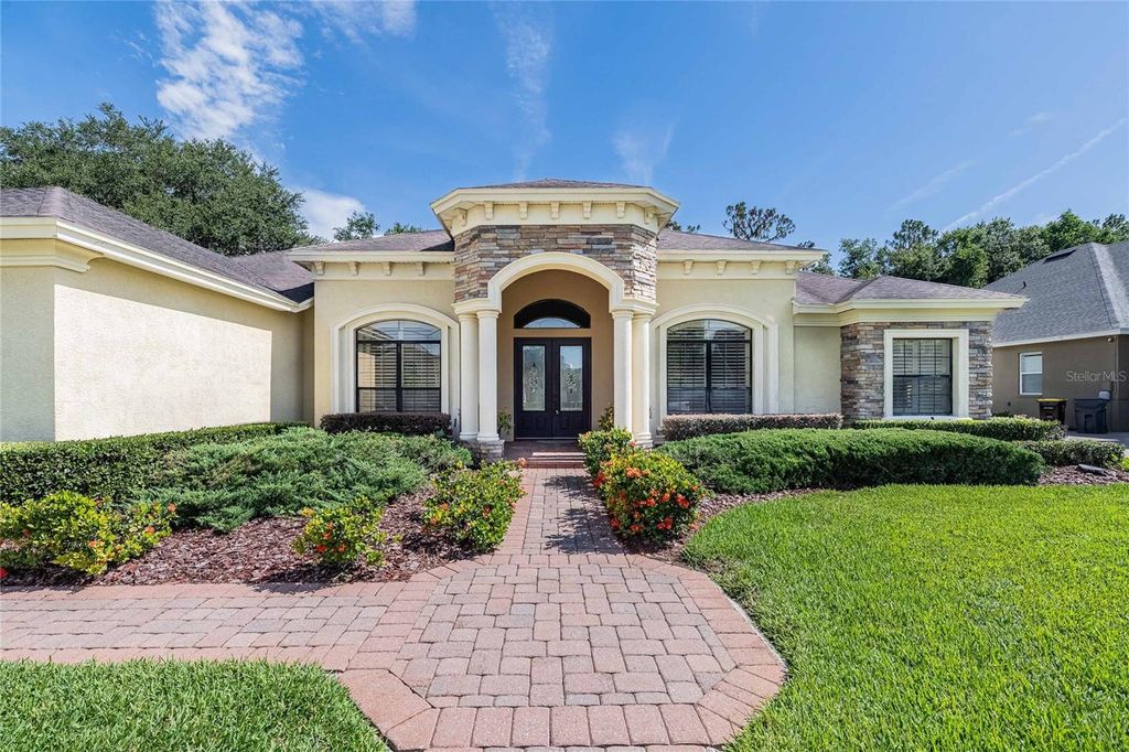 Photo of 6658 Crescent Woods Circle, Lakeland, FL 33813 (MLS # L4957330)