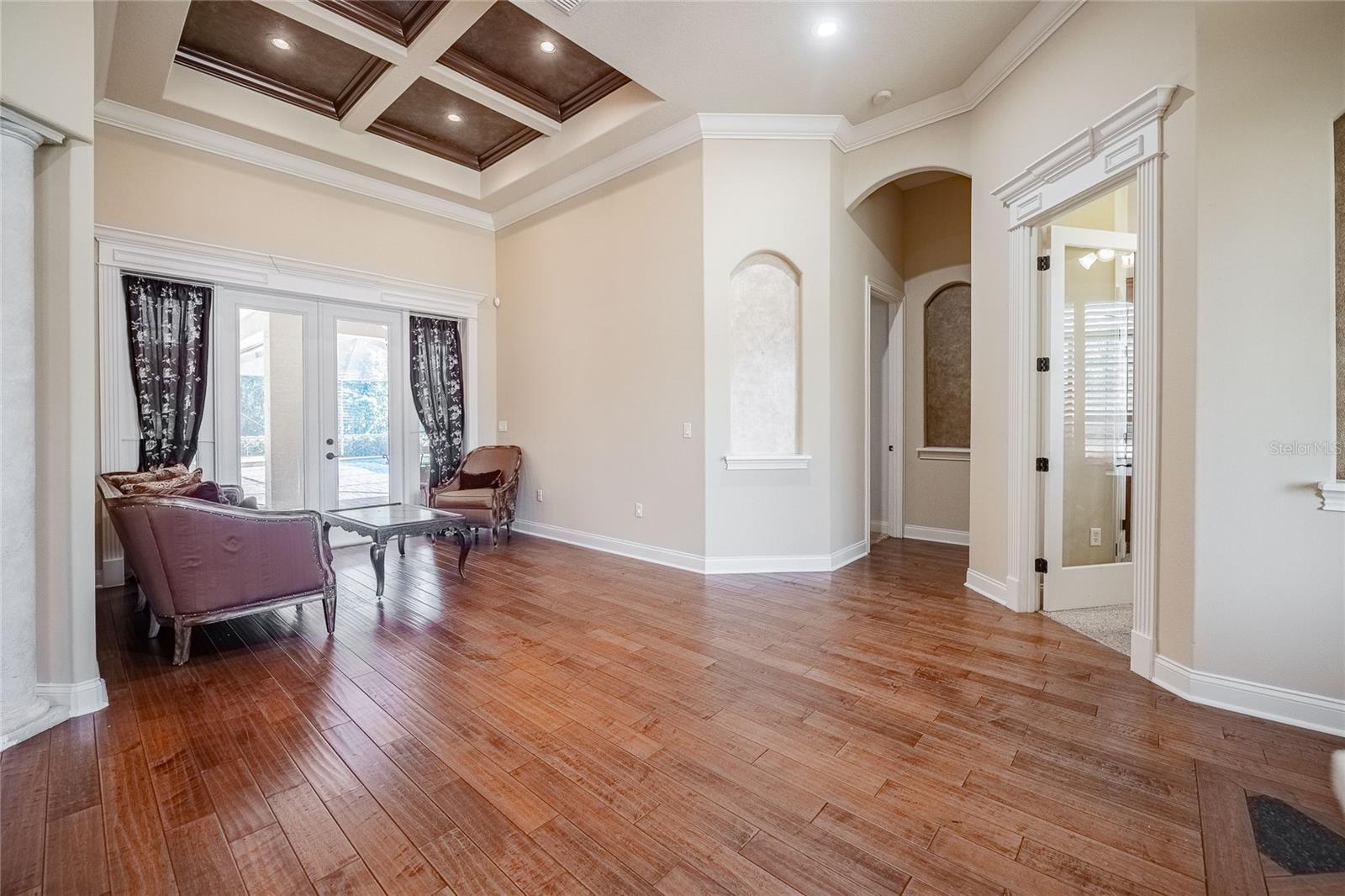 CRESCENT WOODS - Residential Lease