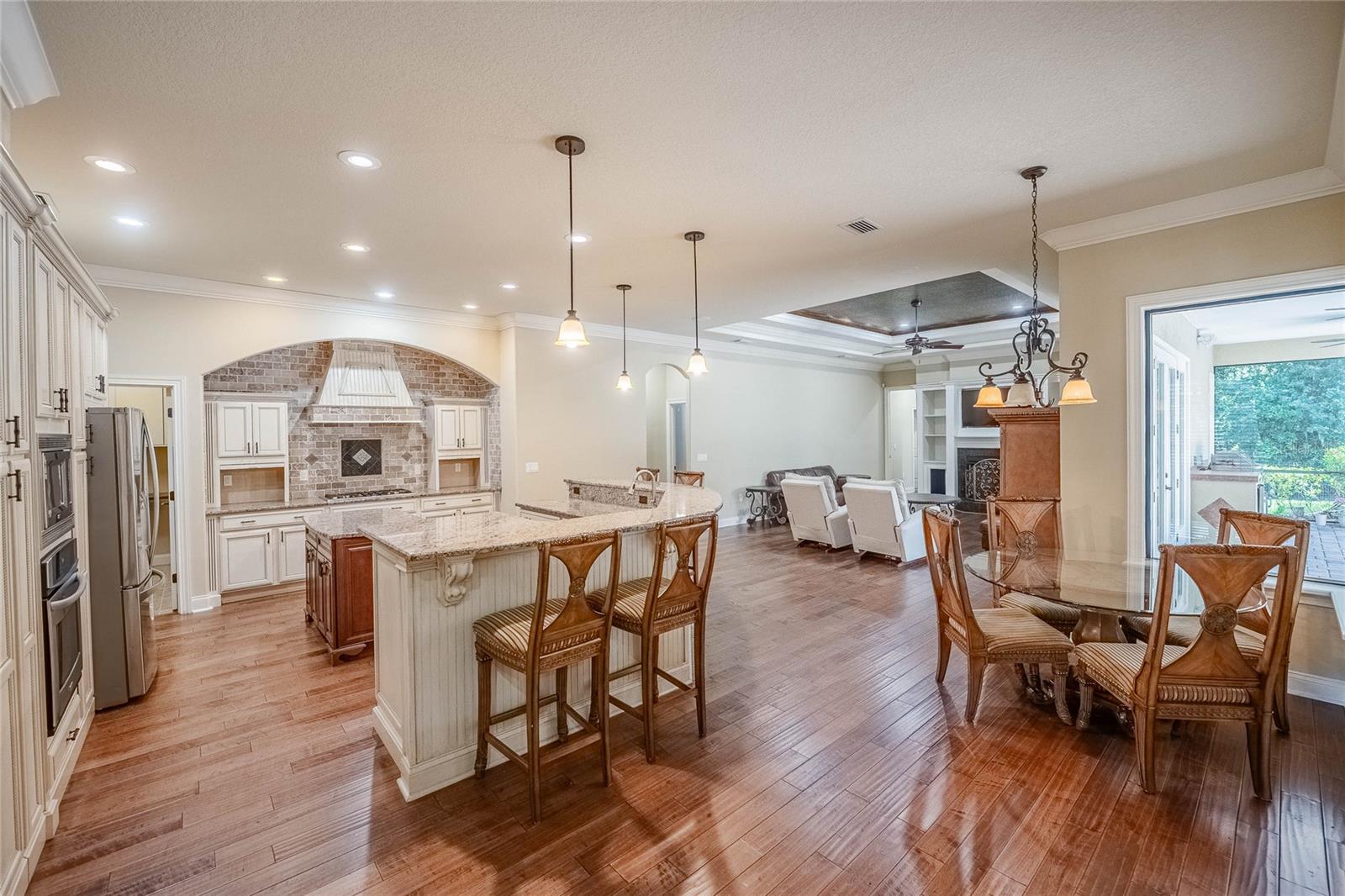 CRESCENT WOODS - Residential Lease