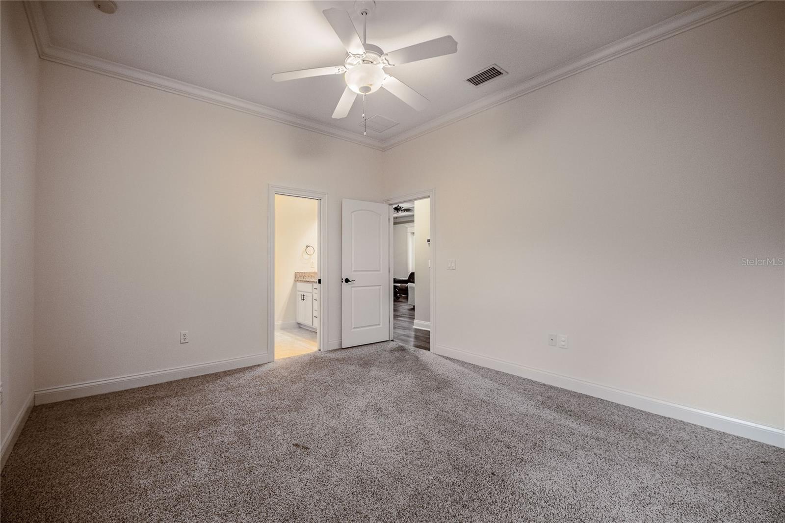 CRESCENT WOODS - Residential Lease