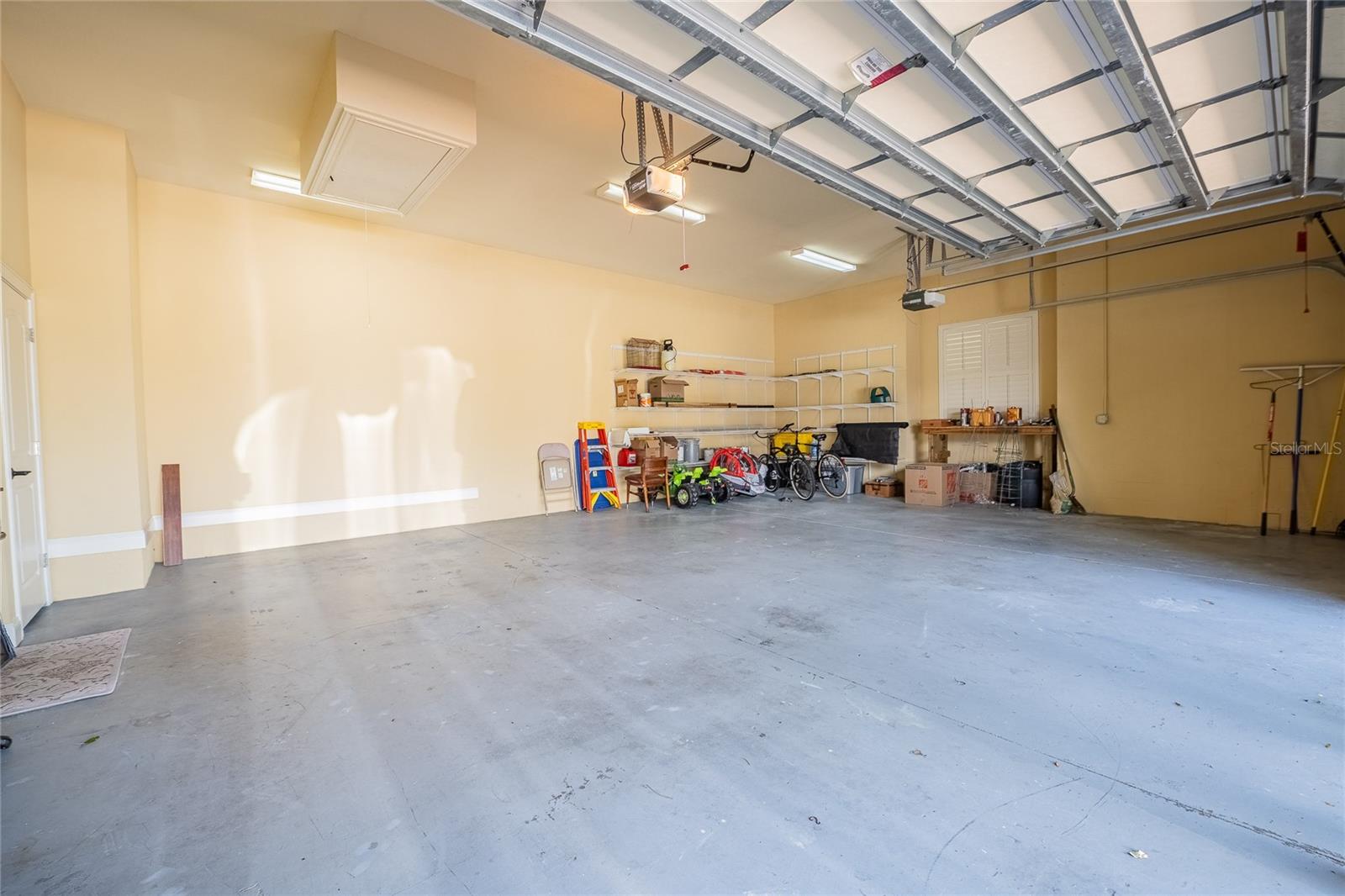 CRESCENT WOODS - Residential Lease