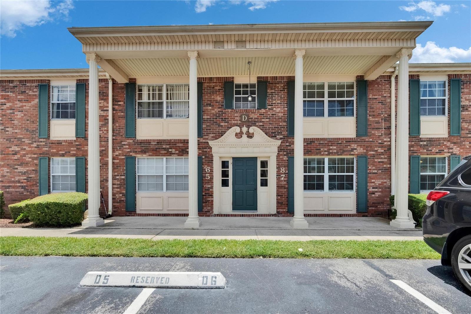 Charming Condo in Lake Bentley Shores!
Discover this very well-maintained 2-bedroom, 1-bathroom condo located in the desirable Lake Bentley Shores community on East Edgewood Drive in Lakeland. Enjoy the convenience of being just minutes from shopping, dining, schools, and the Polk Parkway—ideal for commuters heading to Orlando or Tampa.
Step inside to a spacious living room with tile flooring throughout and an in-unit laundry area complete with washer and dryer.
Community amenities include a clubhouse, pool, lake access, tennis courts, and more. HOA dues cover lawn care, pest control, trash, water, and exterior insurance—making for easy, maintenance-free living. Don't miss this opportunity to own a low-maintenance home in a prime location!