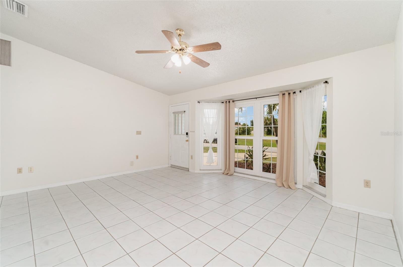 1130 STRASBURG DRIVE