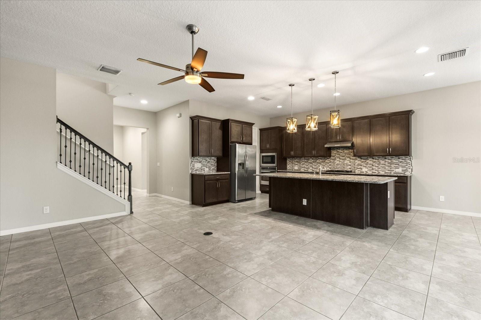 1046 GRAND HILLTOP DRIVE