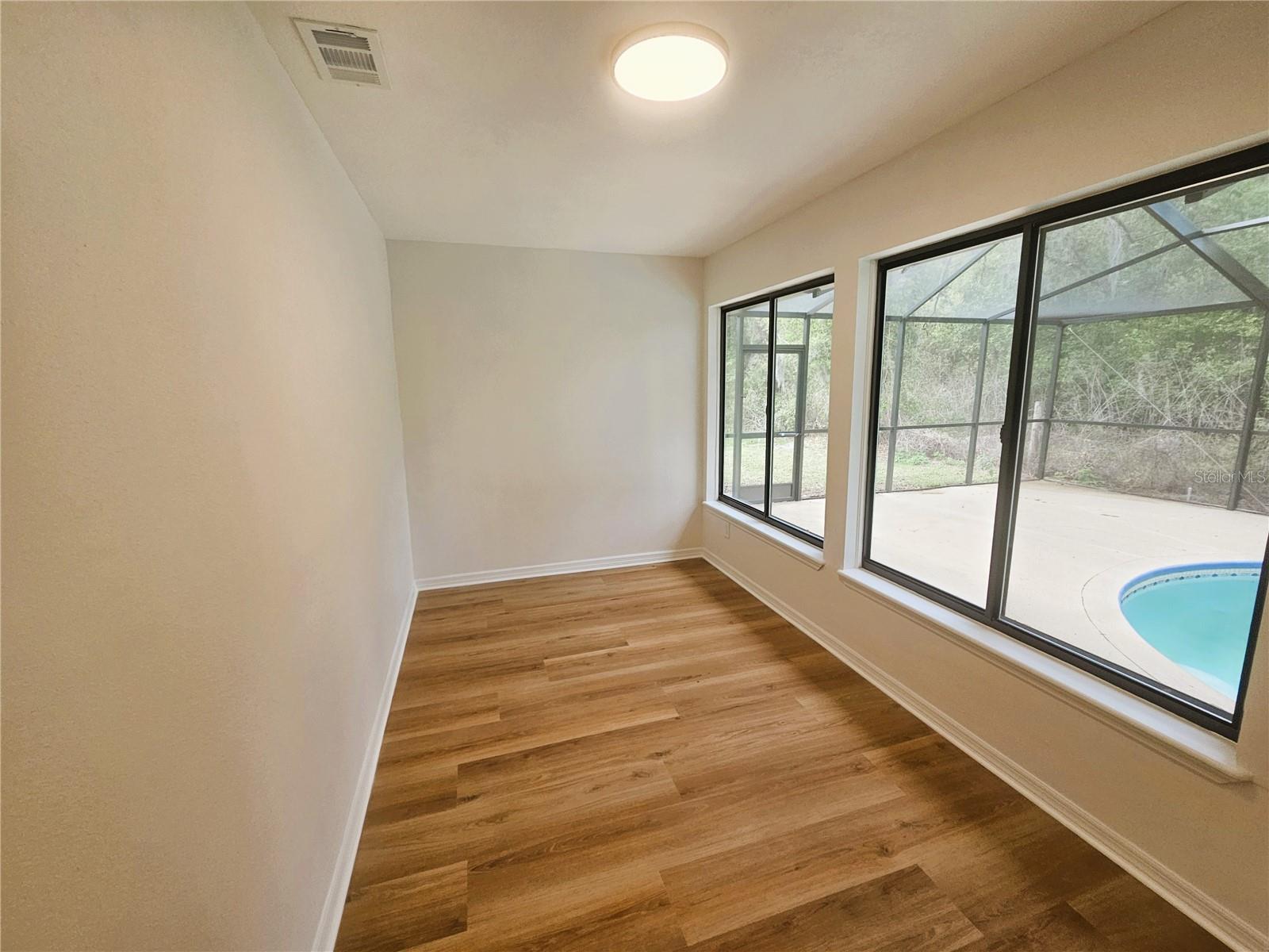 SILVER OAKS PH 01 - Residential