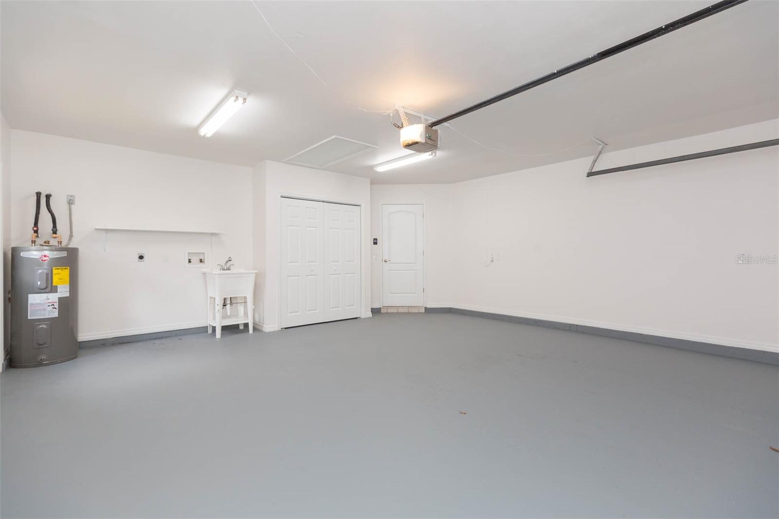 SILVER OAKS PH 01 - Residential