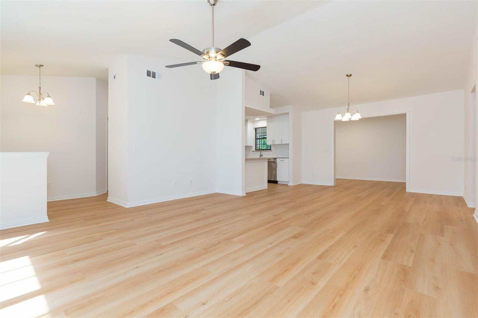 SILVER OAKS PH 01 - Residential