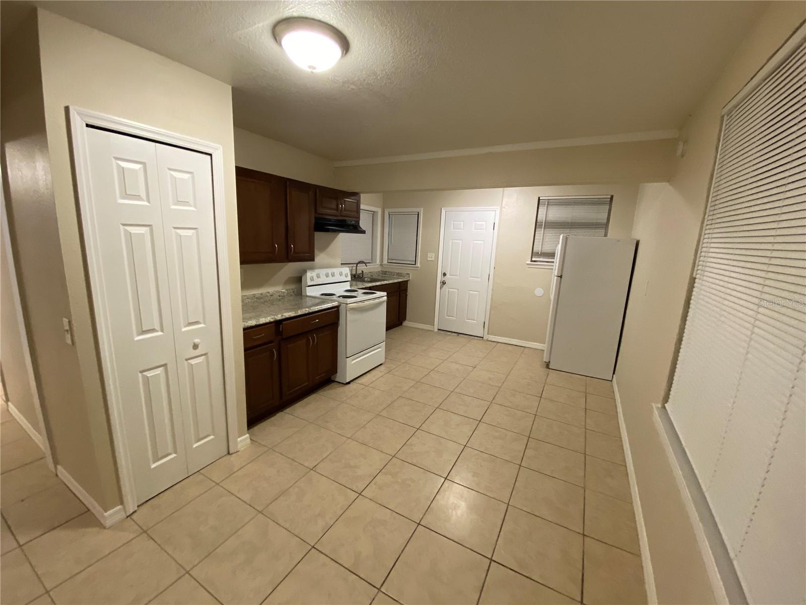 PANAMA TERRACE - Residential Lease