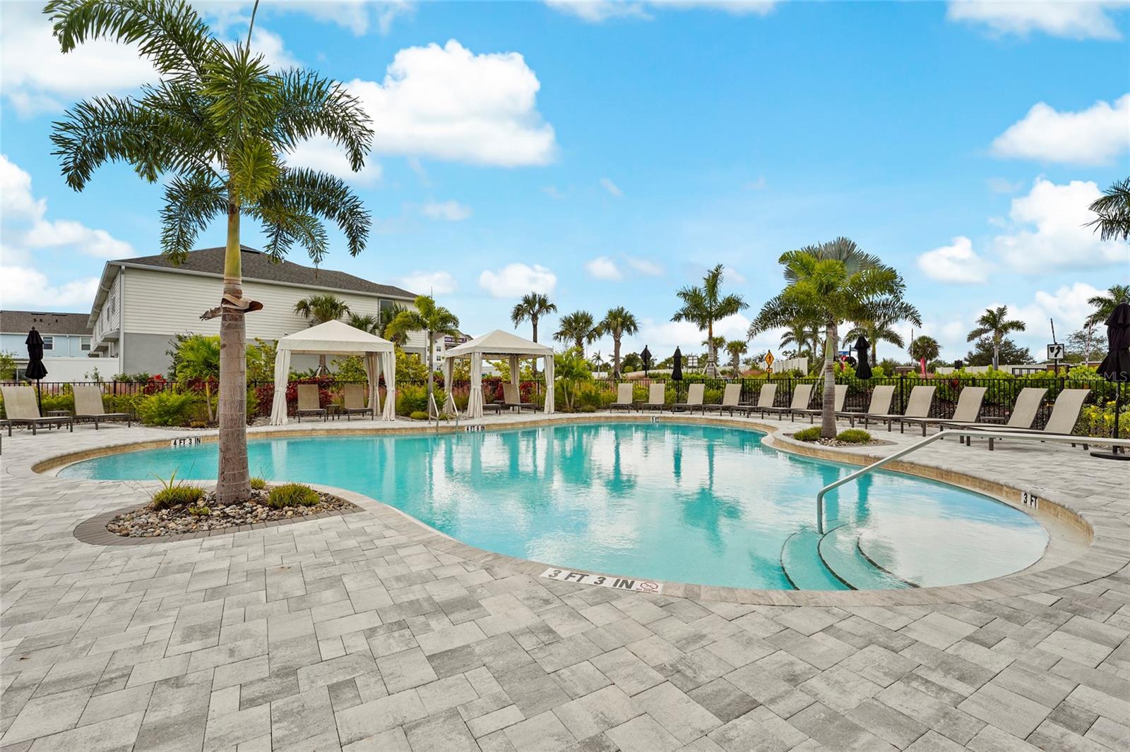 VINTERRA TWNHMS - Residential Lease