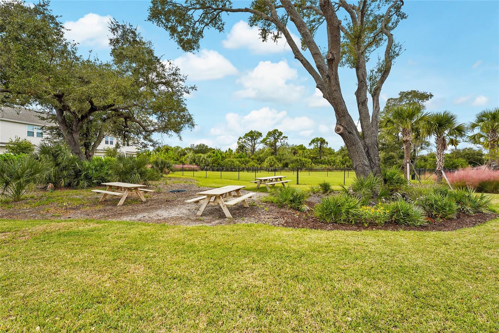 VINTERRA TWNHMS - Residential Lease