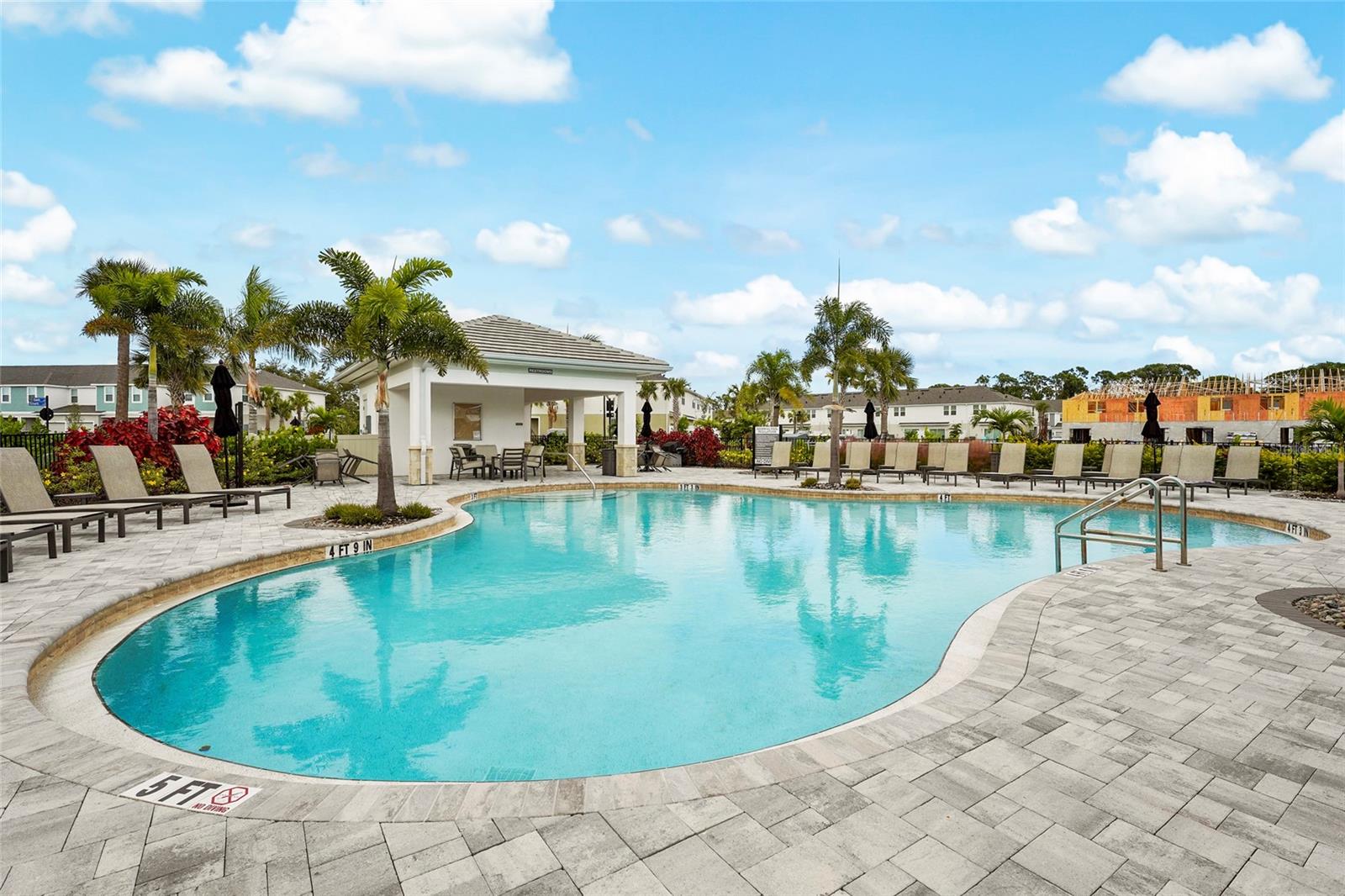 VINTERRA TWNHMS - Residential Lease