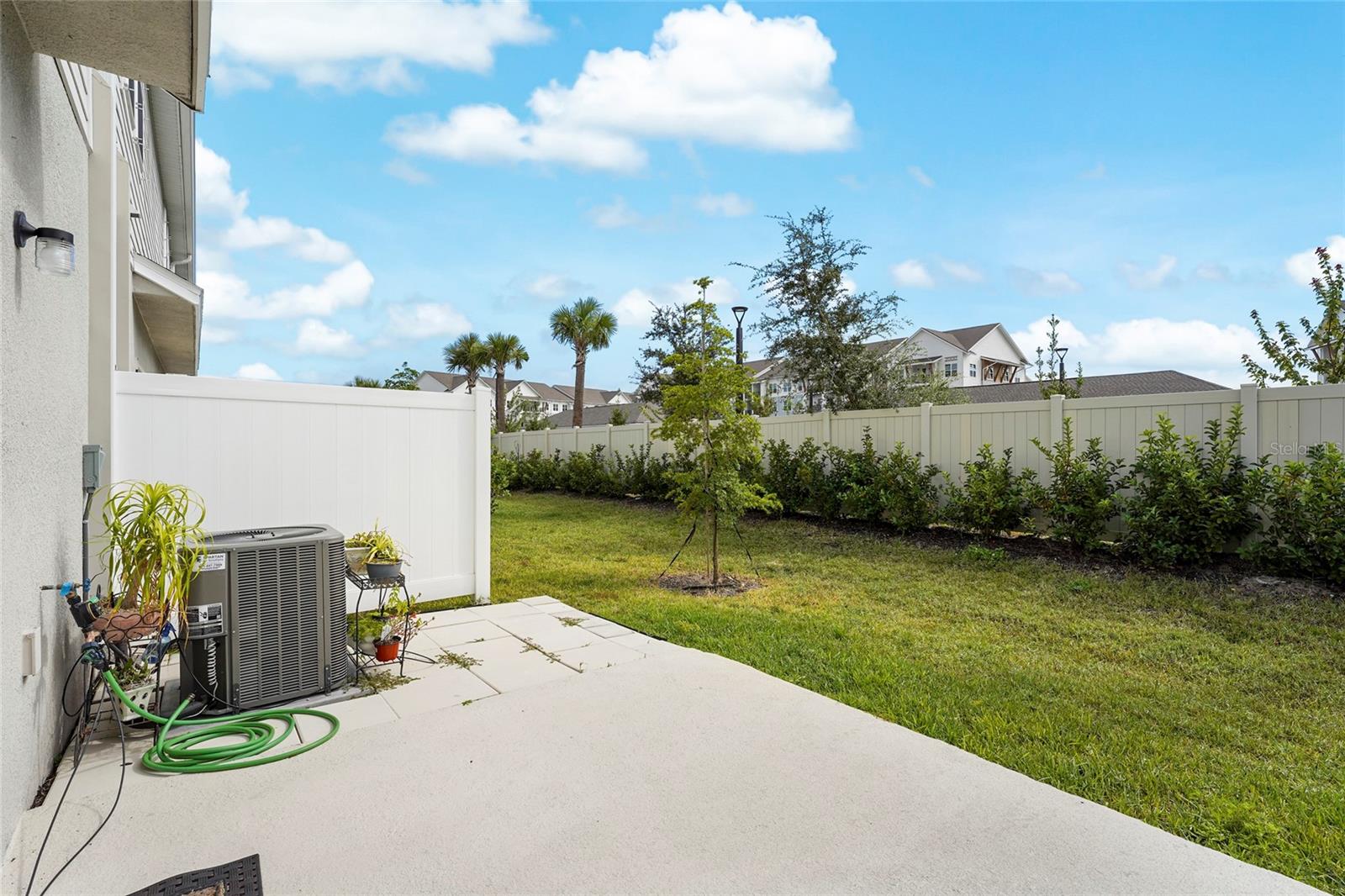 VINTERRA TWNHMS - Residential Lease