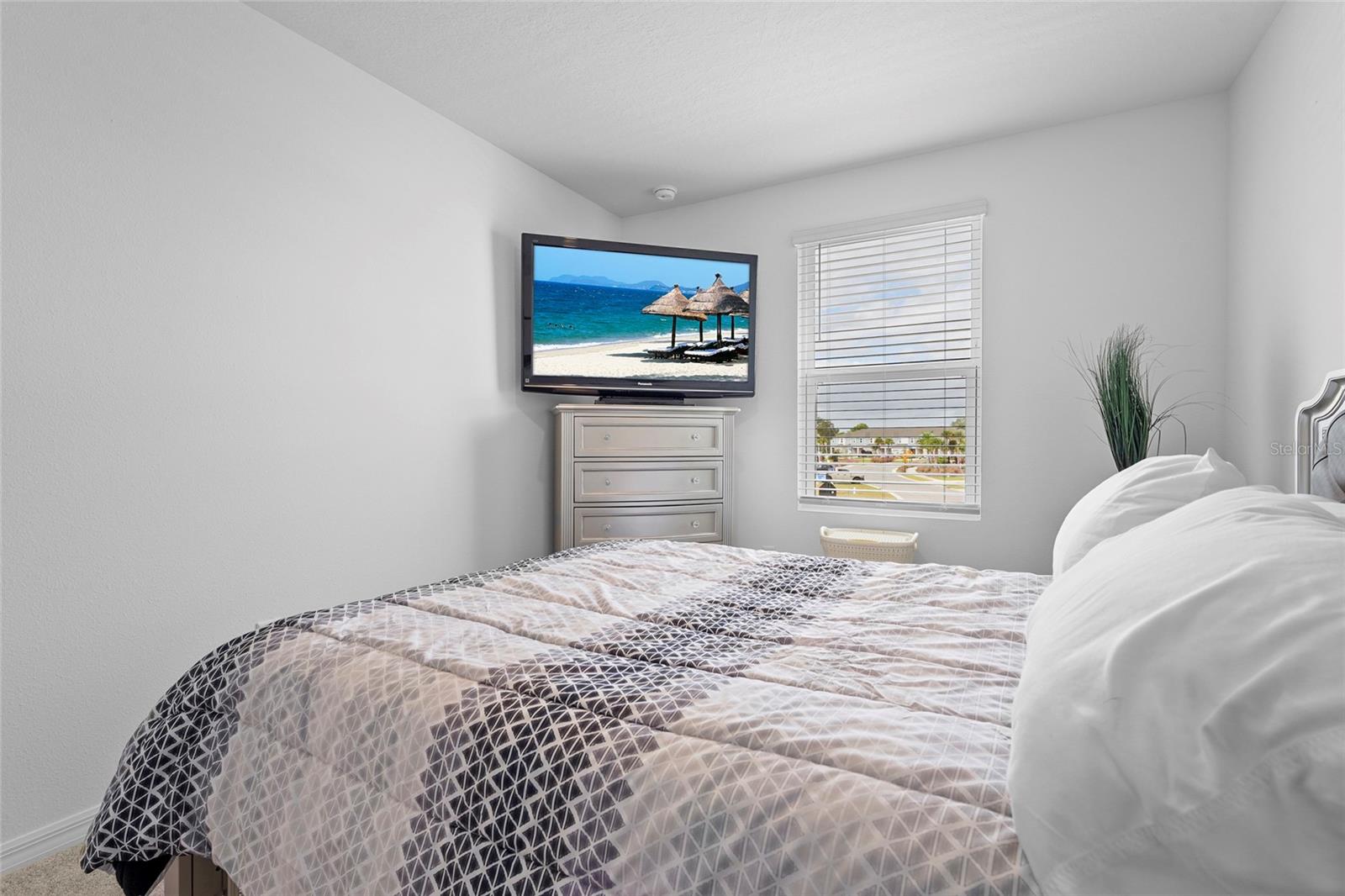 VINTERRA TWNHMS - Residential Lease