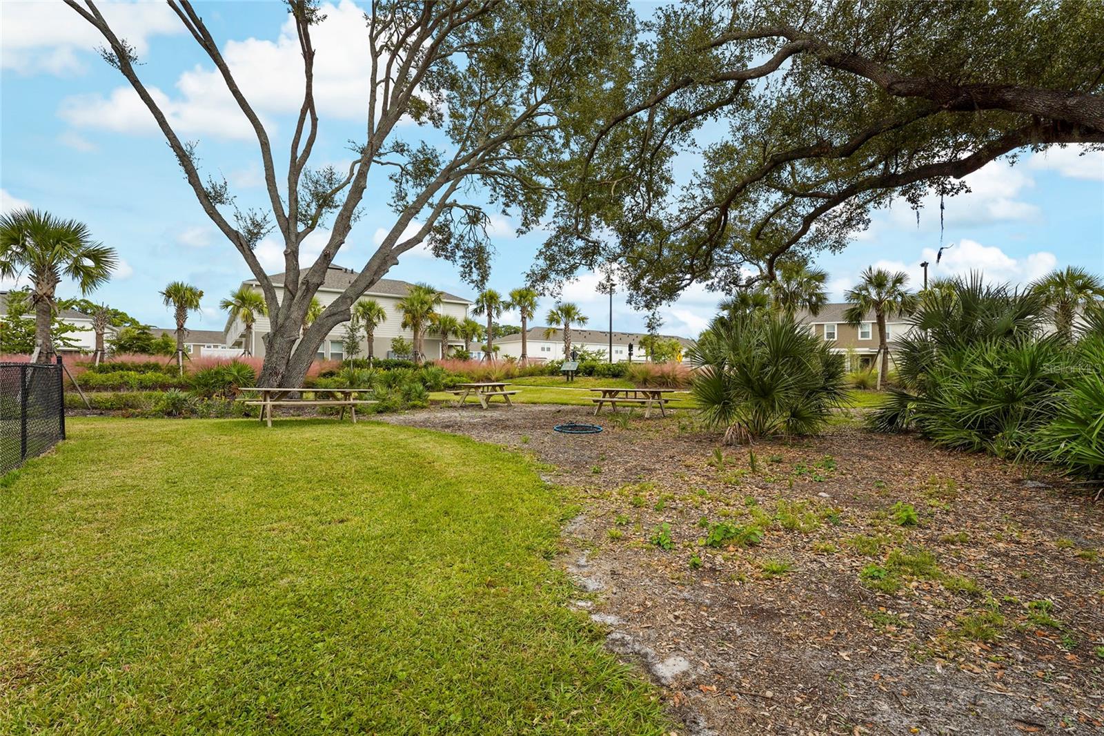 VINTERRA TWNHMS - Residential Lease