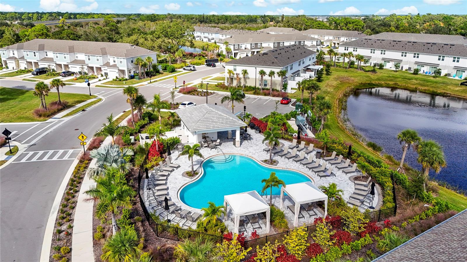 VINTERRA TWNHMS - Residential Lease