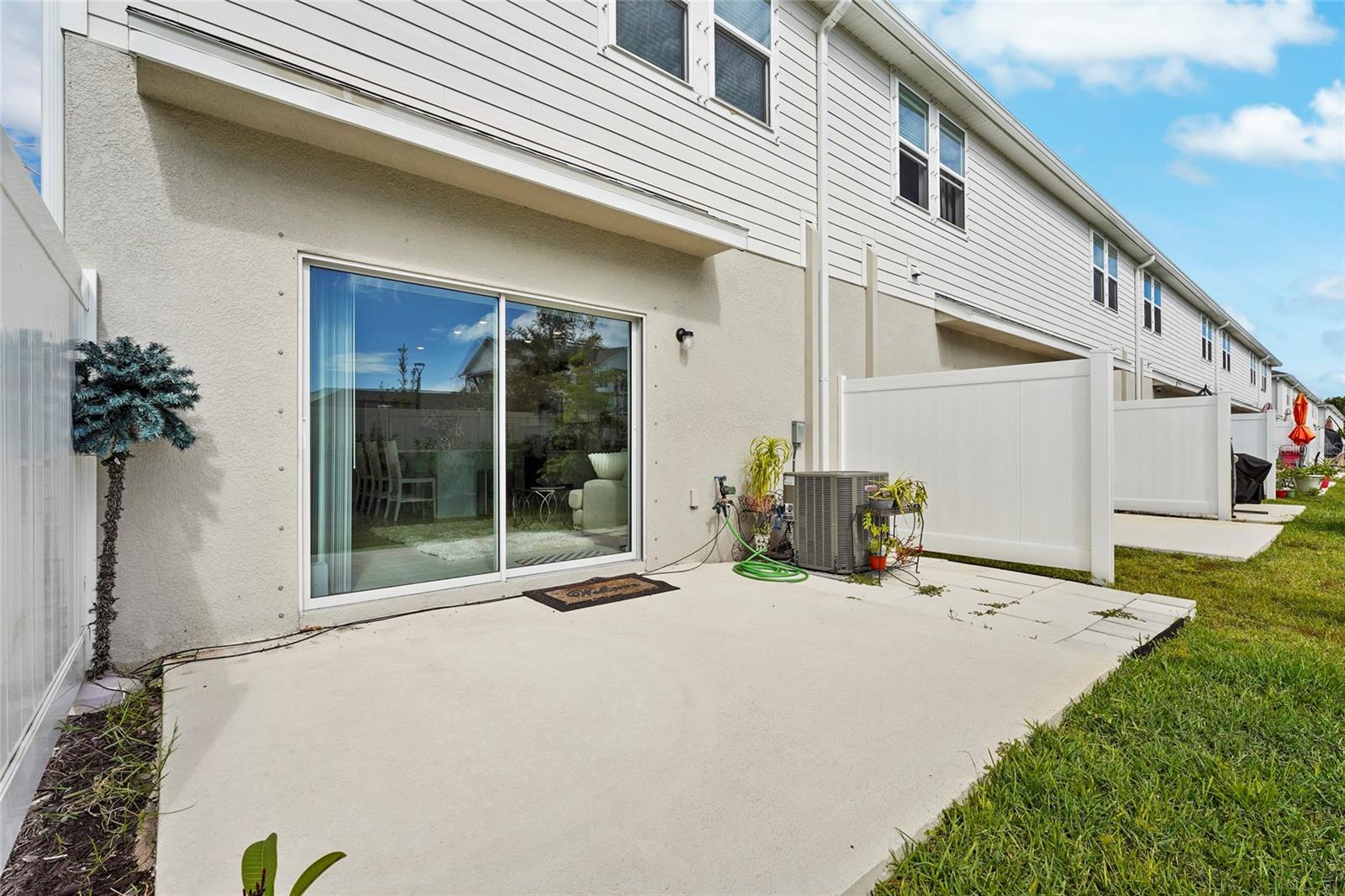 VINTERRA TWNHMS - Residential Lease