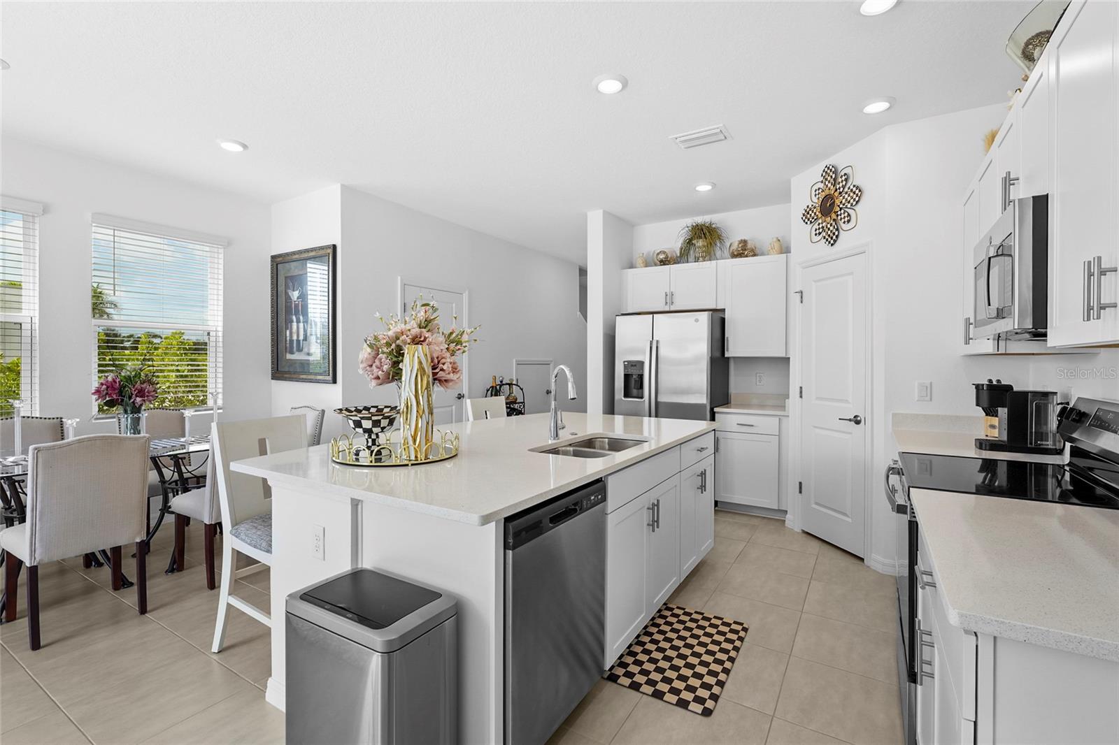 VINTERRA TWNHMS - Residential Lease