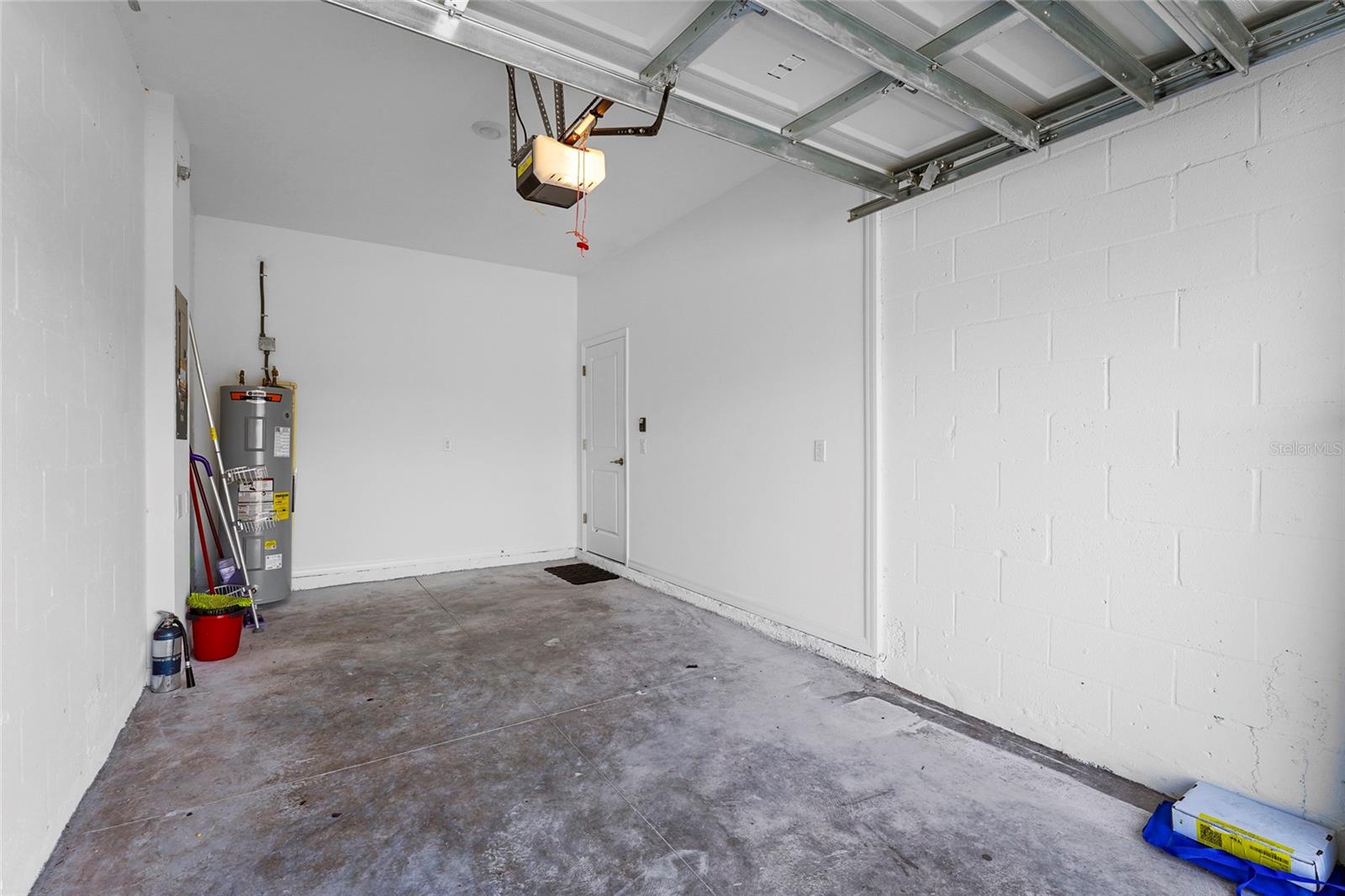 VINTERRA TWNHMS - Residential Lease