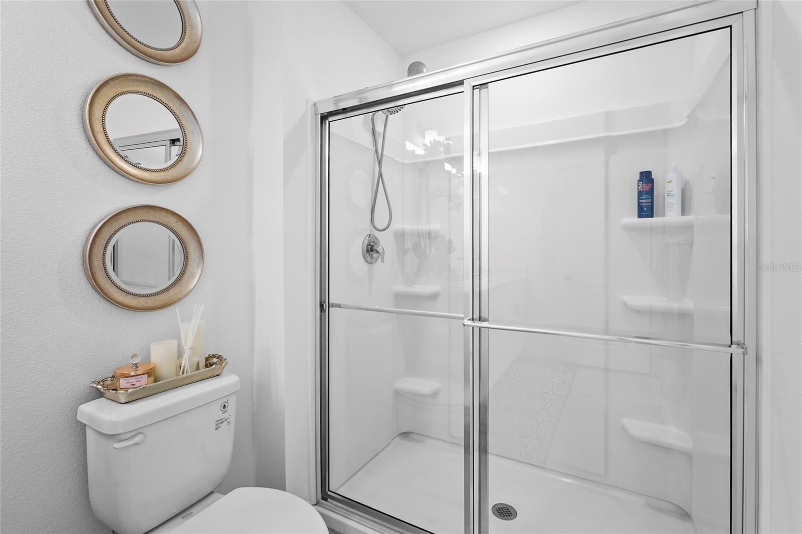 VINTERRA TWNHMS - Residential Lease