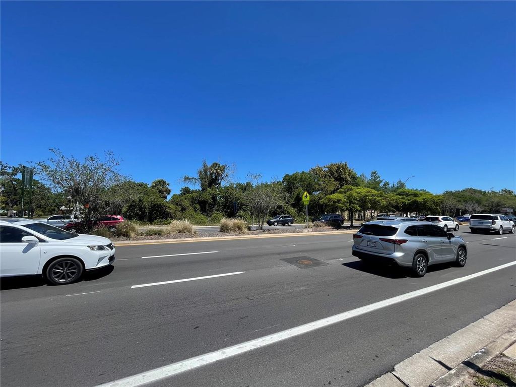 Photo of 1519 Manatee Avenue E, Bradenton, FL 34208 (MLS # A4688870)