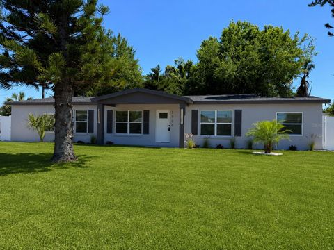 Photo of 1908 51st Avenue W, Bradenton, FL 34207 (MLS # OM724436)