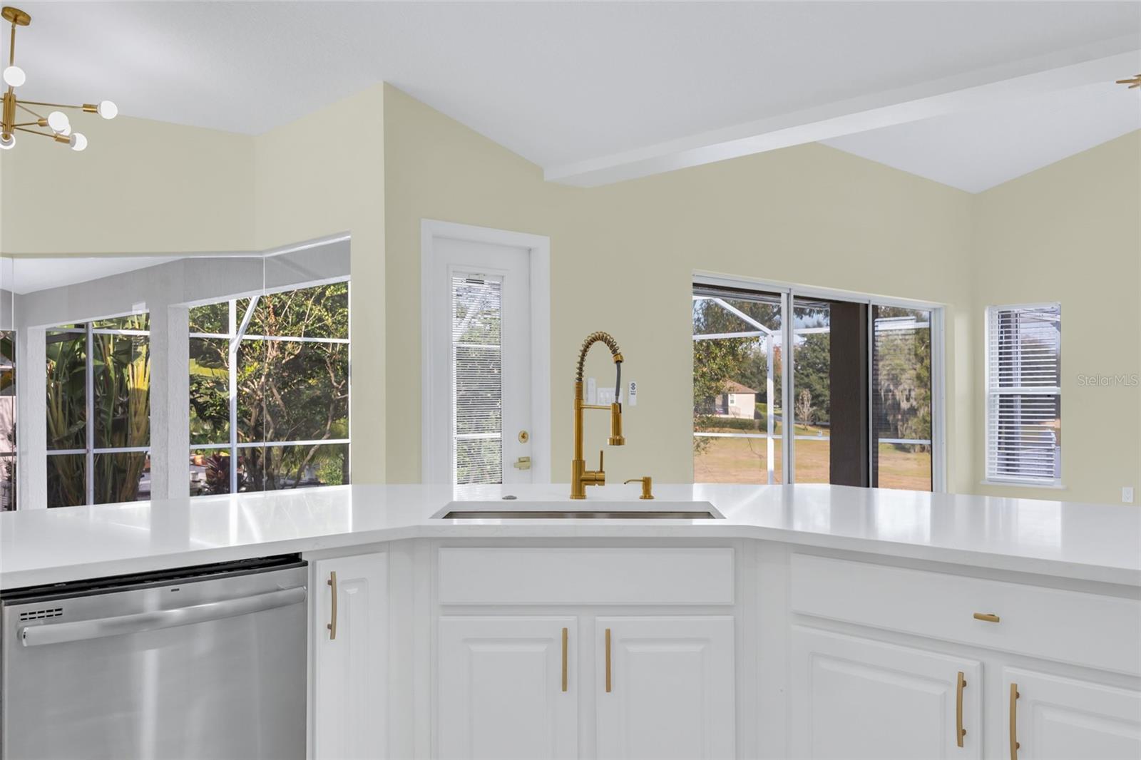 SUSANS LANDING PH 01 - Residential