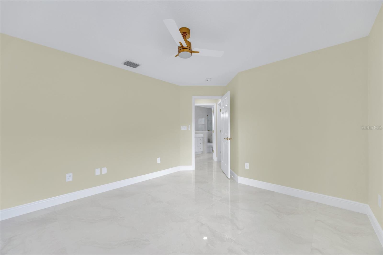 SUSANS LANDING PH 01 - Residential