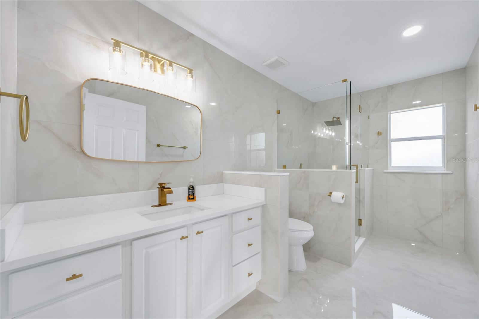 SUSANS LANDING PH 01 - Residential