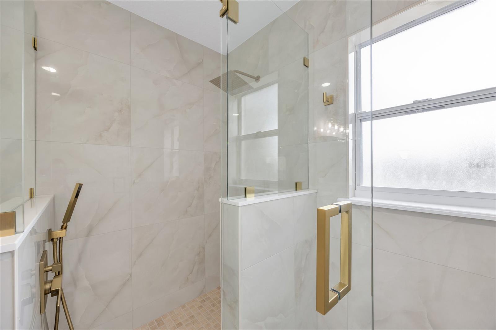 SUSANS LANDING PH 01 - Residential