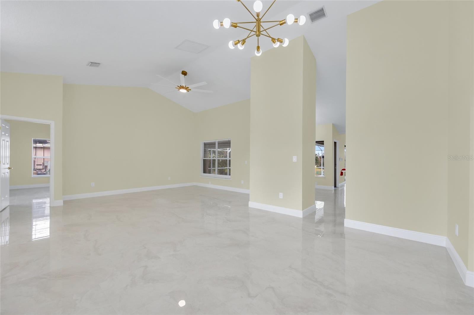 SUSANS LANDING PH 01 - Residential