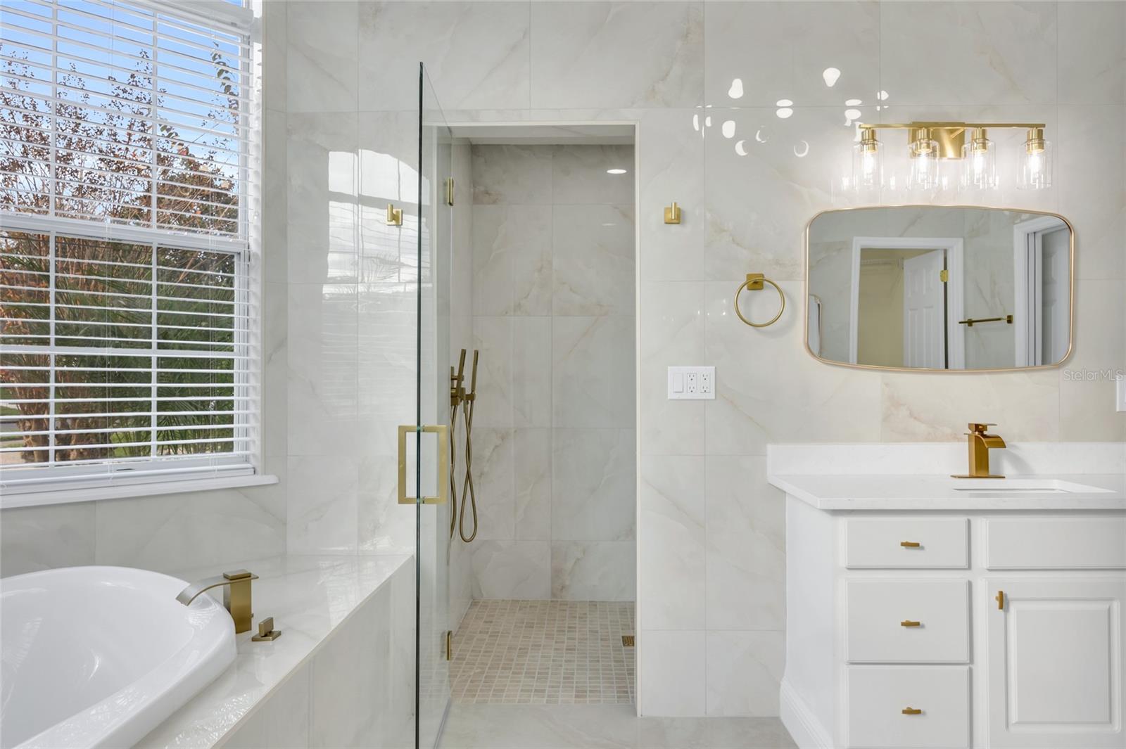 SUSANS LANDING PH 01 - Residential